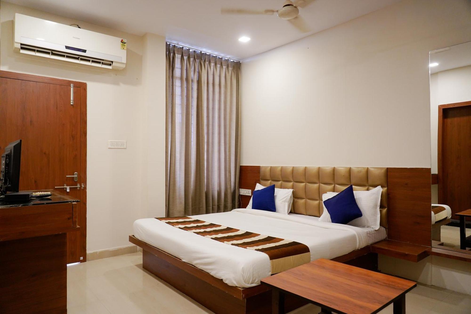 Hotel Suryodaya Ujjain Exterior photo