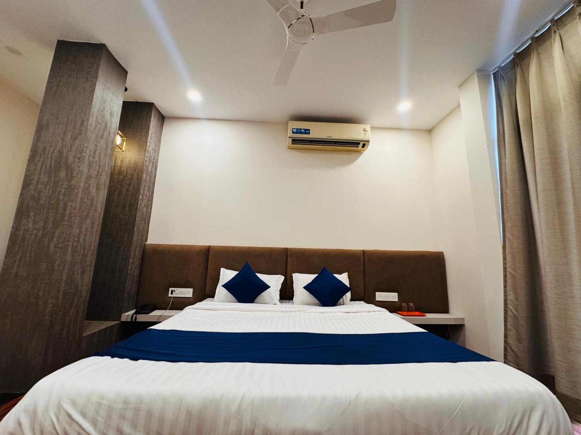 Hotel Suryodaya Ujjain Room photo