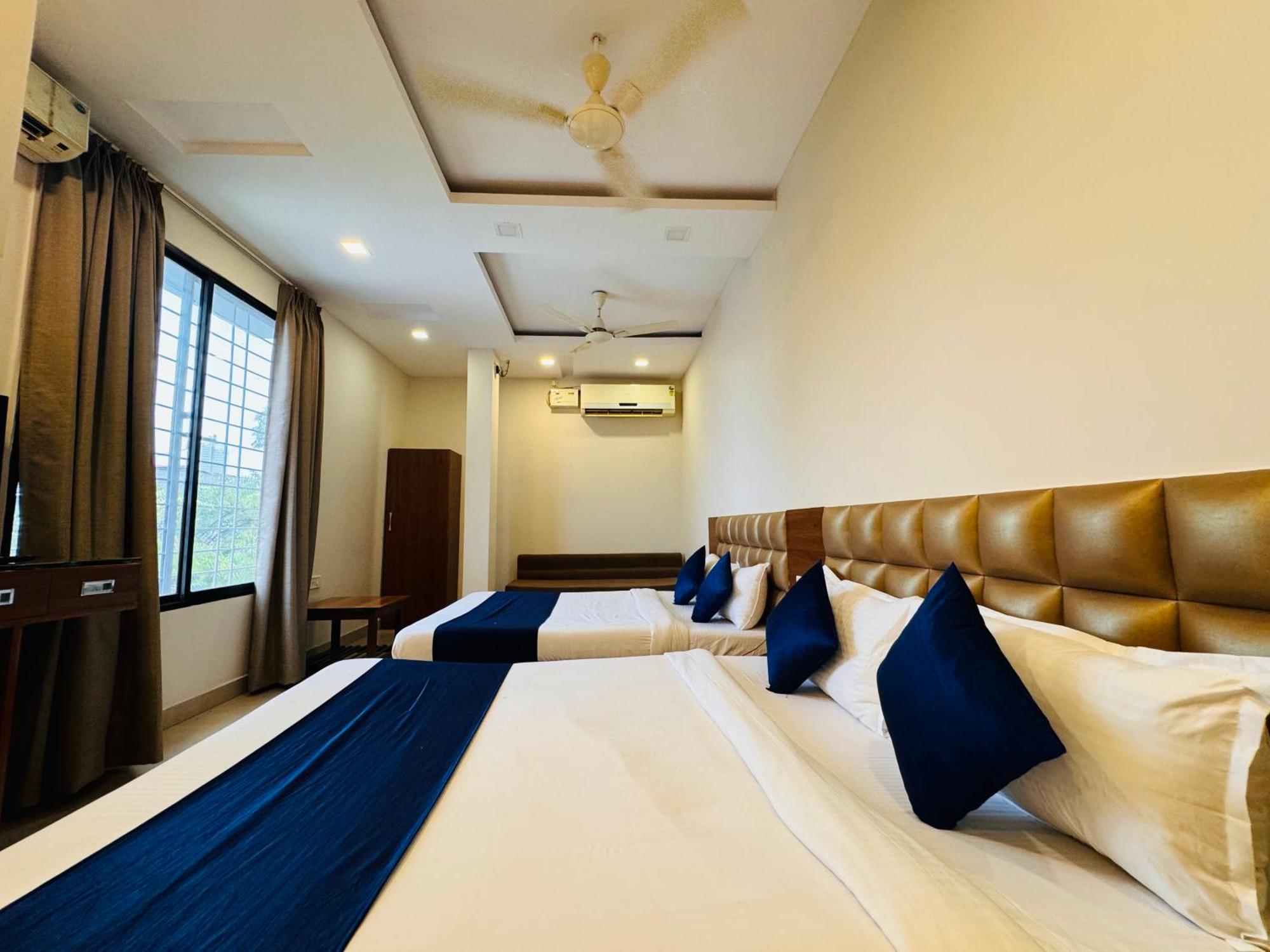 Hotel Suryodaya Ujjain Room photo