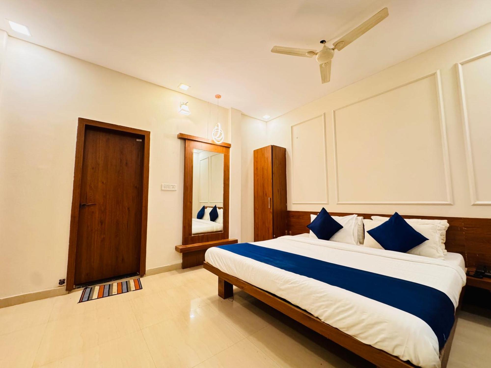 Hotel Suryodaya Ujjain Room photo